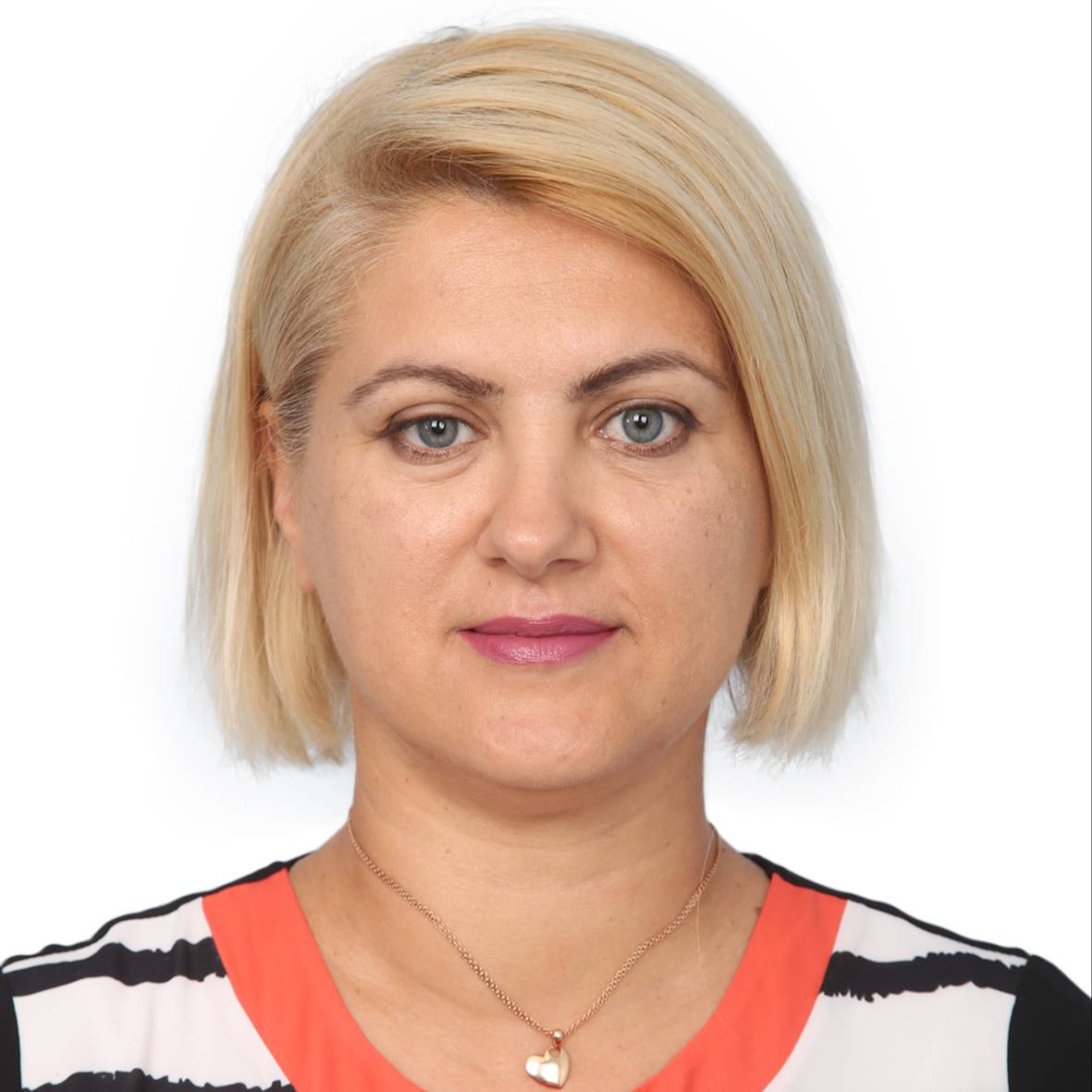 Olena Yasharol